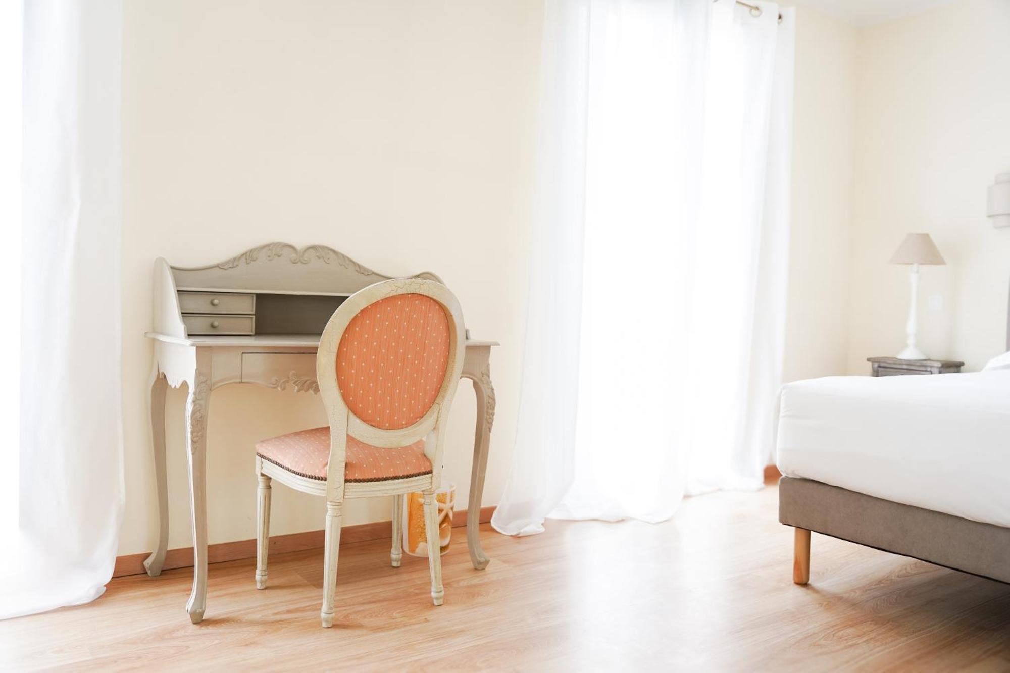 Castellu Hotel Lucciana  Buitenkant foto
