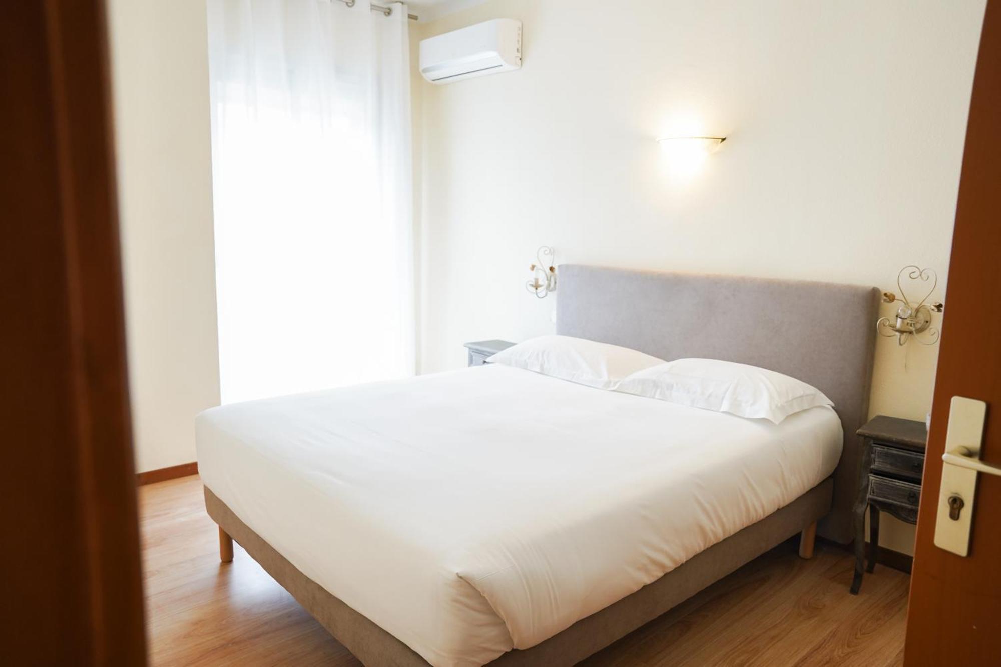 Castellu Hotel Lucciana  Buitenkant foto