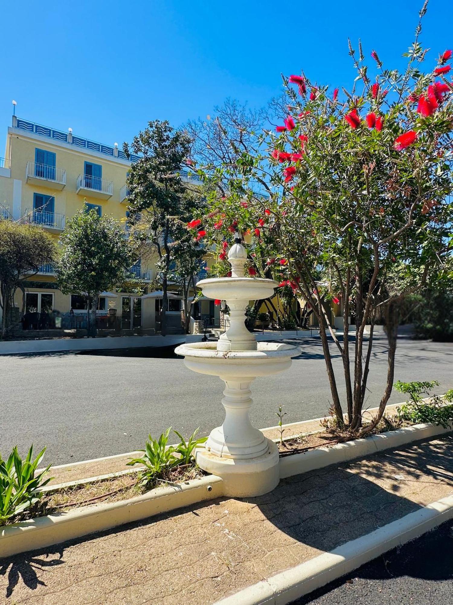Castellu Hotel Lucciana  Buitenkant foto
