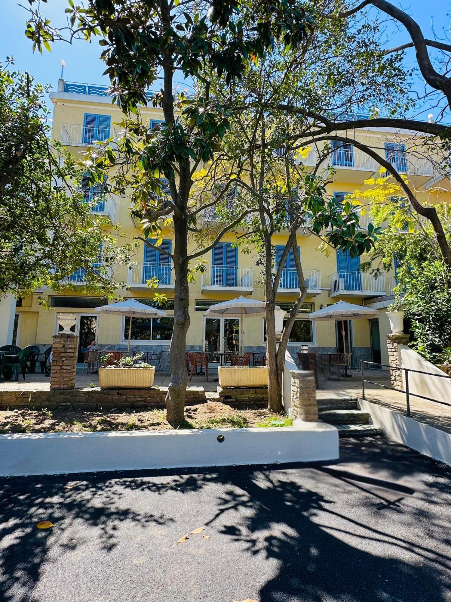 Castellu Hotel Lucciana  Buitenkant foto